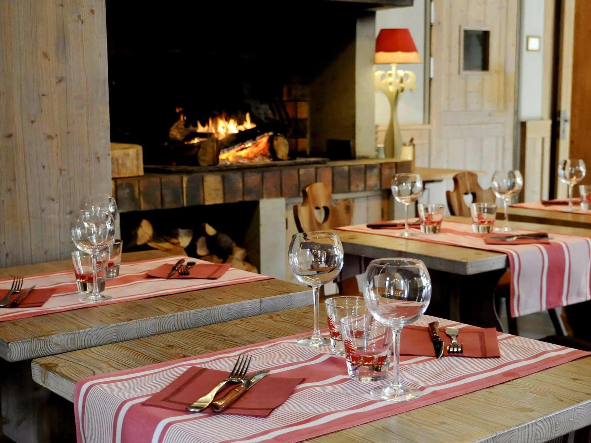 Hotel Restaurant La Tourmaline ลาปลาญ ภายนอก รูปภาพ